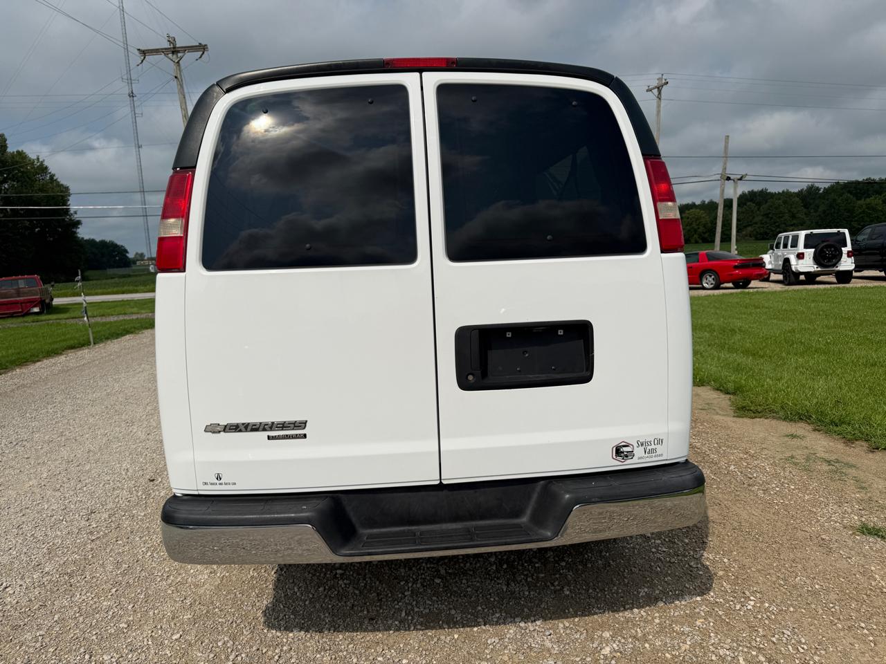 Chevrolet Express Passenger RWD 3500 155" LT w/1LT 2016
