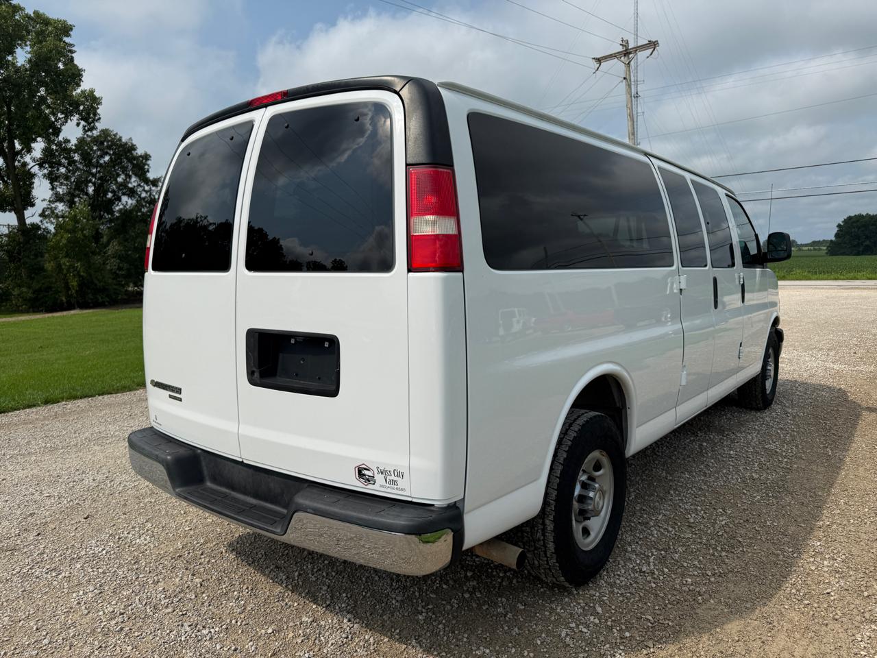 Chevrolet Express Passenger RWD 3500 155" LT w/1LT 2016