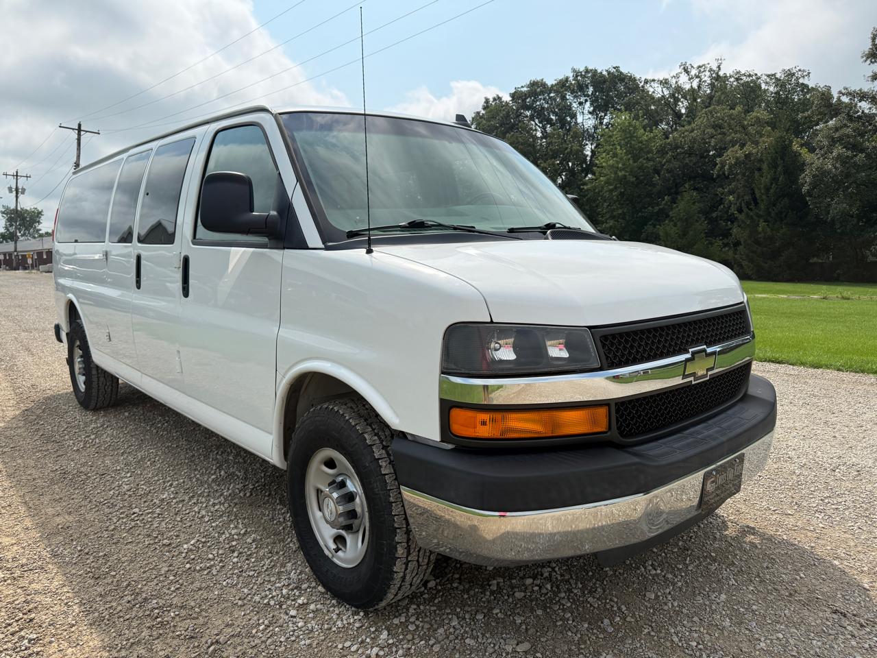 Chevrolet Express Passenger RWD 3500 155" LT w/1LT 2016