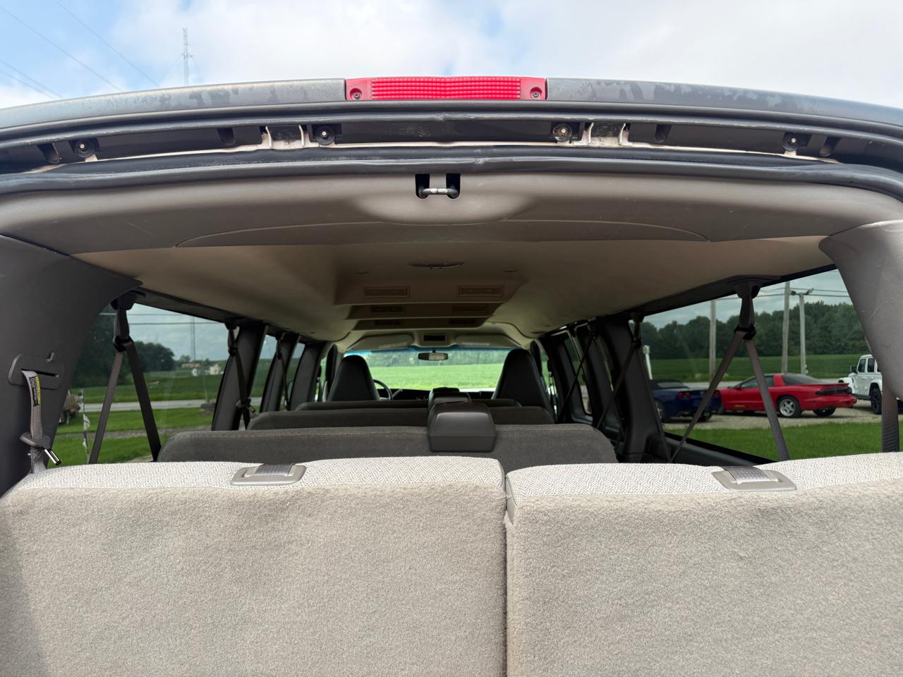 Chevrolet Express Passenger RWD 3500 155" LT w/1LT 2016