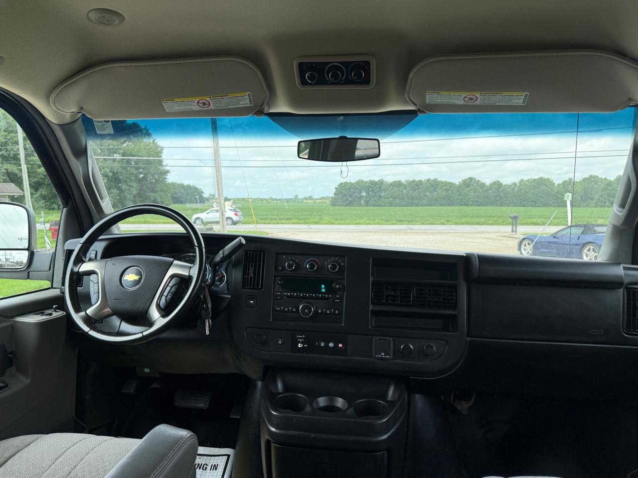 Chevrolet Express Passenger RWD 3500 155" LT w/1LT 2016
