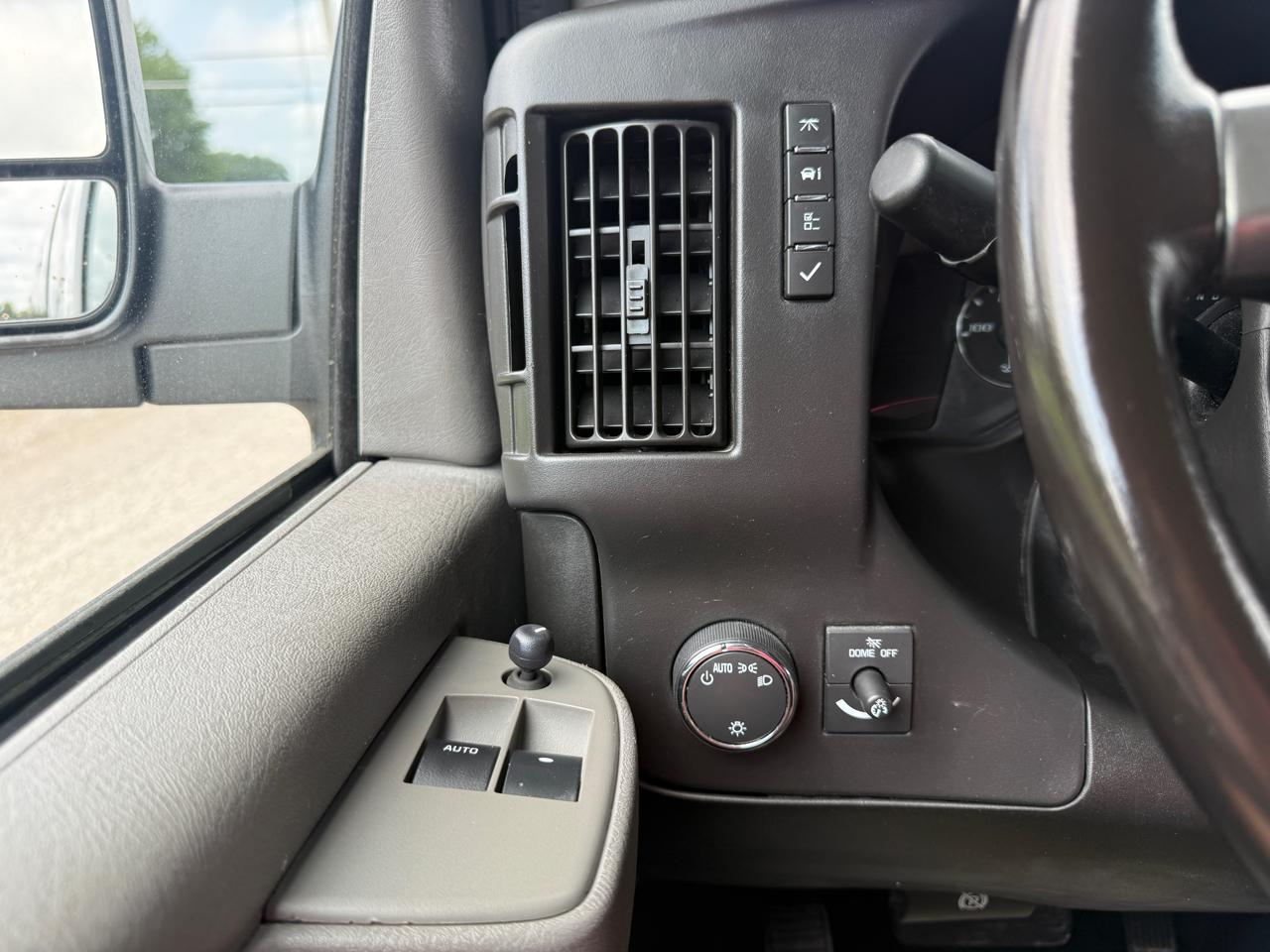 Chevrolet Express Passenger RWD 3500 155" LT w/1LT 2016