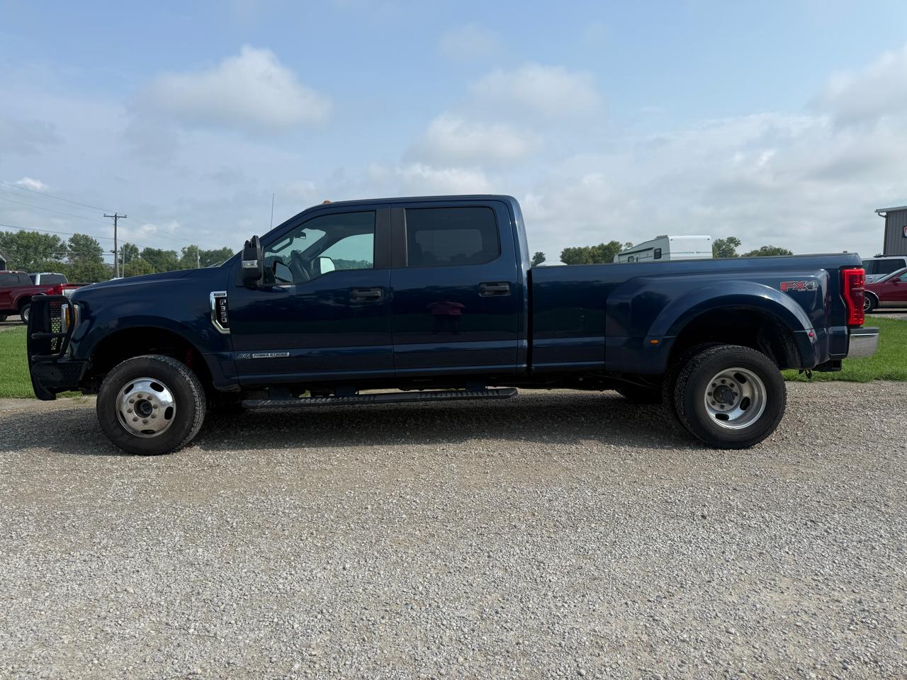 Ford Super Duty F-350 DRW 4WD Crew Cab 156" XL 2017