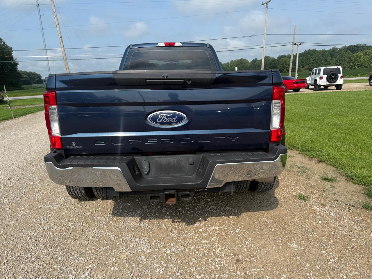 Ford Super Duty F-350 DRW 4WD Crew Cab 156" XL 2017