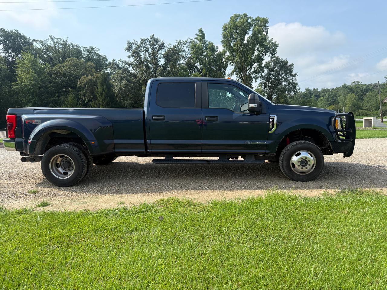 Ford Super Duty F-350 DRW 4WD Crew Cab 156" XL 2017