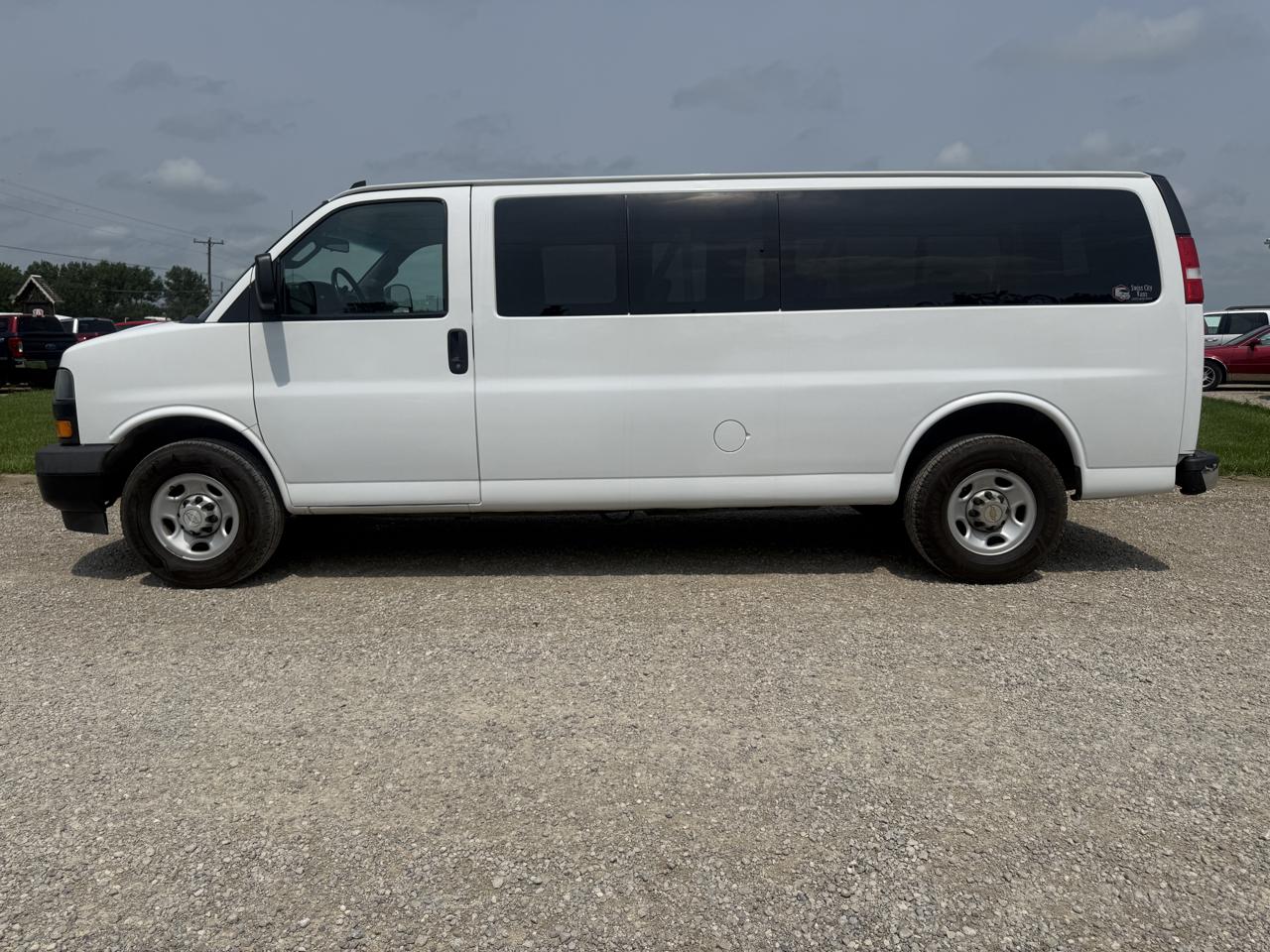 Chevrolet Express Passenger RWD 3500 155" LS 2019