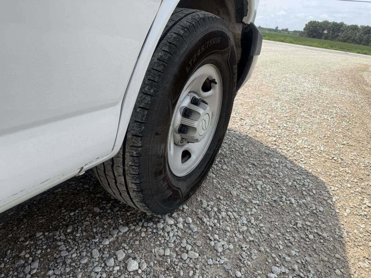 Chevrolet Express Passenger RWD 3500 155" LS 2019