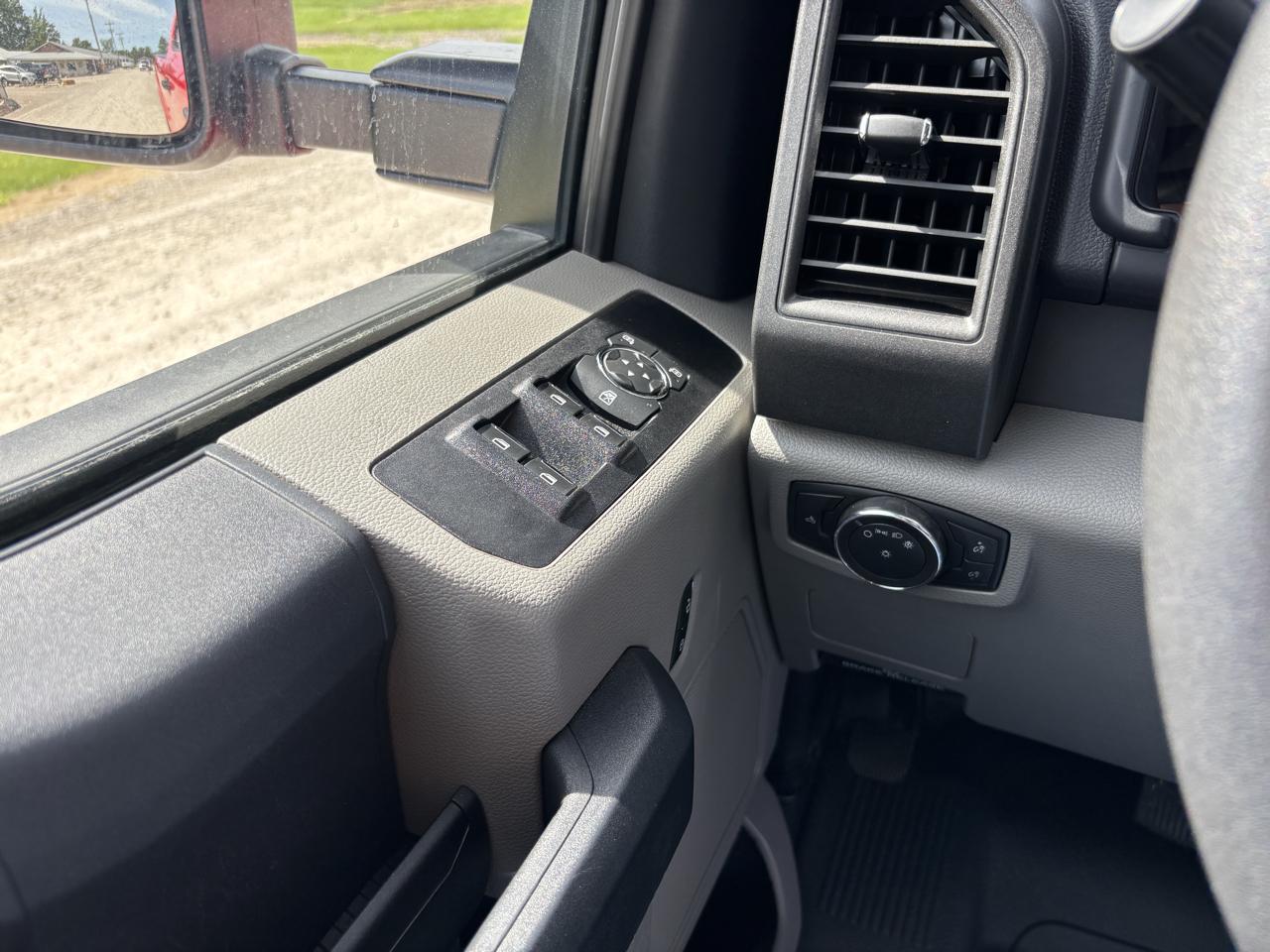 Ford Super Duty F-250 SRW 4WD Crew Cab 156" XL 2022
