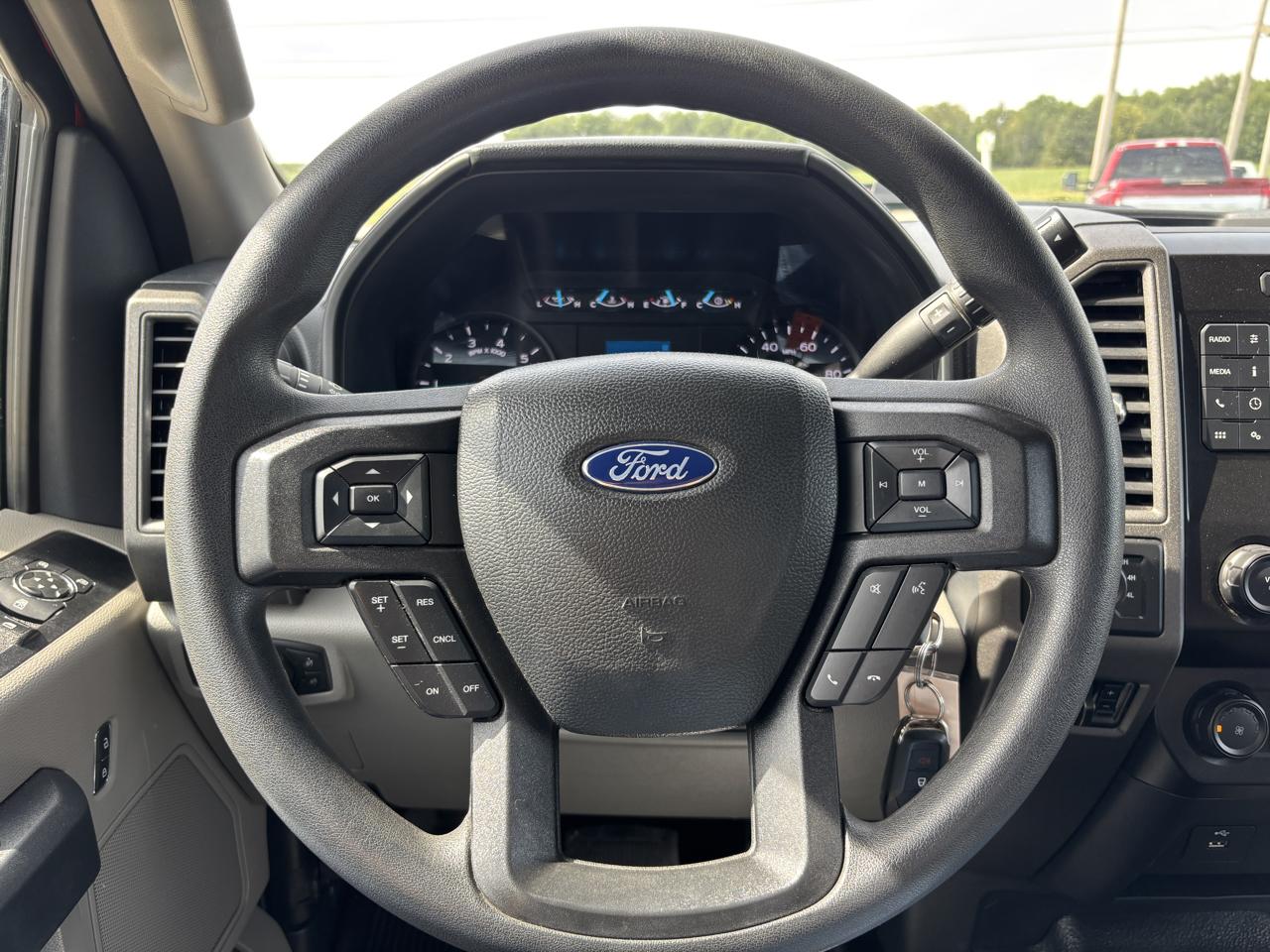 Ford Super Duty F-250 SRW 4WD Crew Cab 156" XL 2022