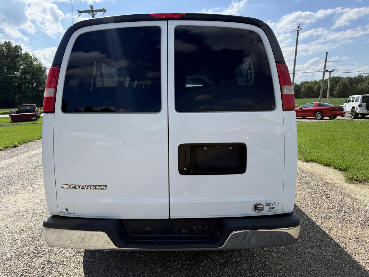 Chevrolet Express Passenger RWD 3500 155" LT w/1LT 2017