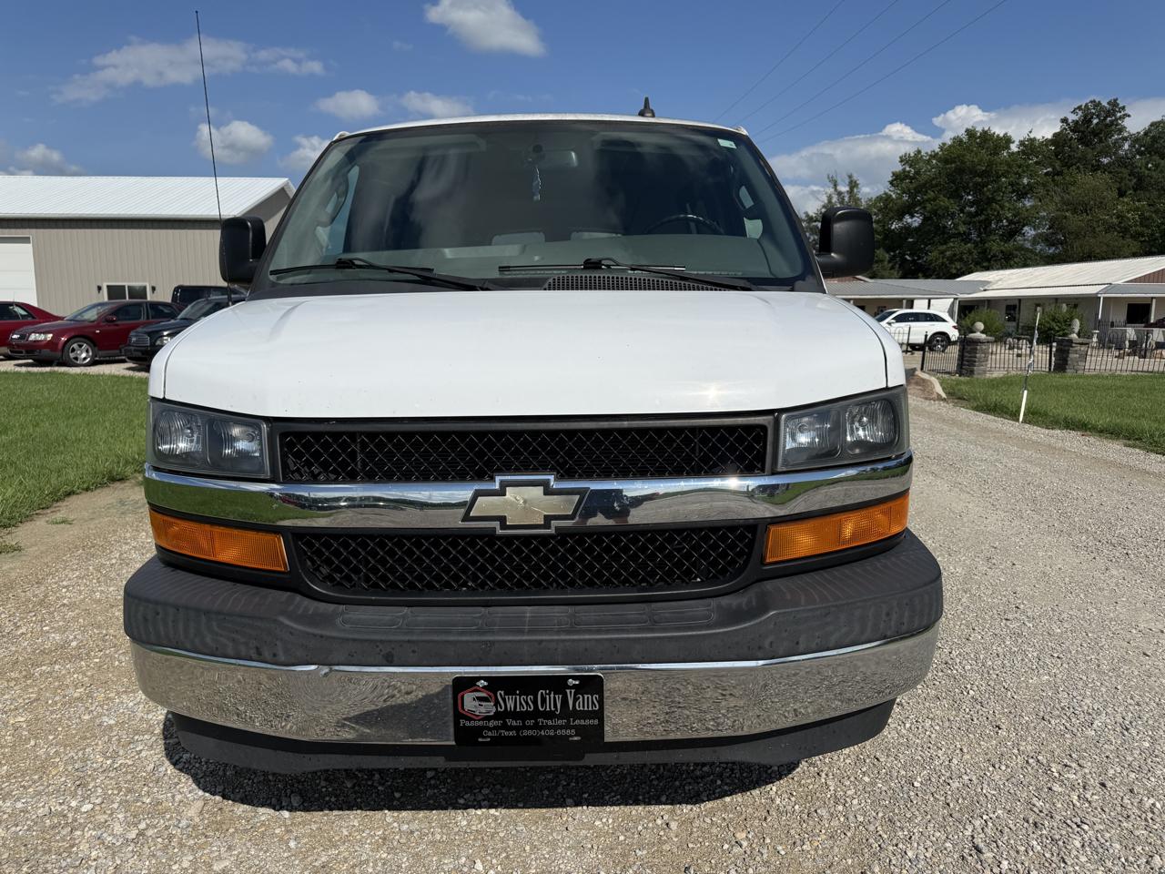 Chevrolet Express Passenger RWD 3500 155" LT w/1LT 2017