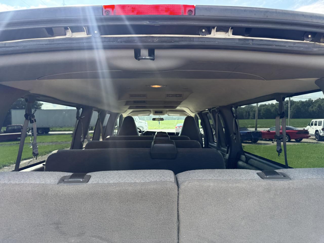 Chevrolet Express Passenger RWD 3500 155" LT w/1LT 2017