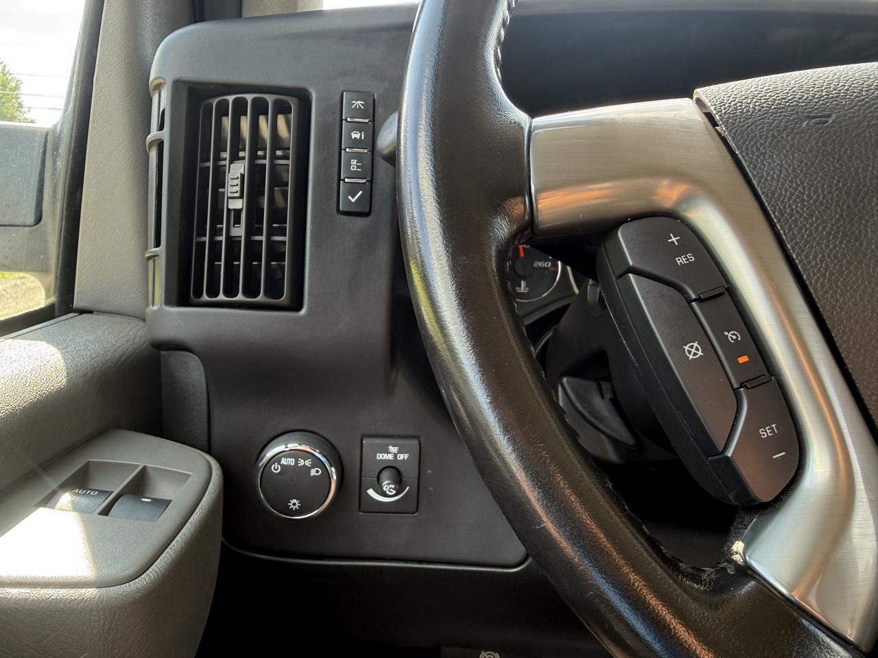 Chevrolet Express Passenger RWD 3500 155" LT w/1LT 2017