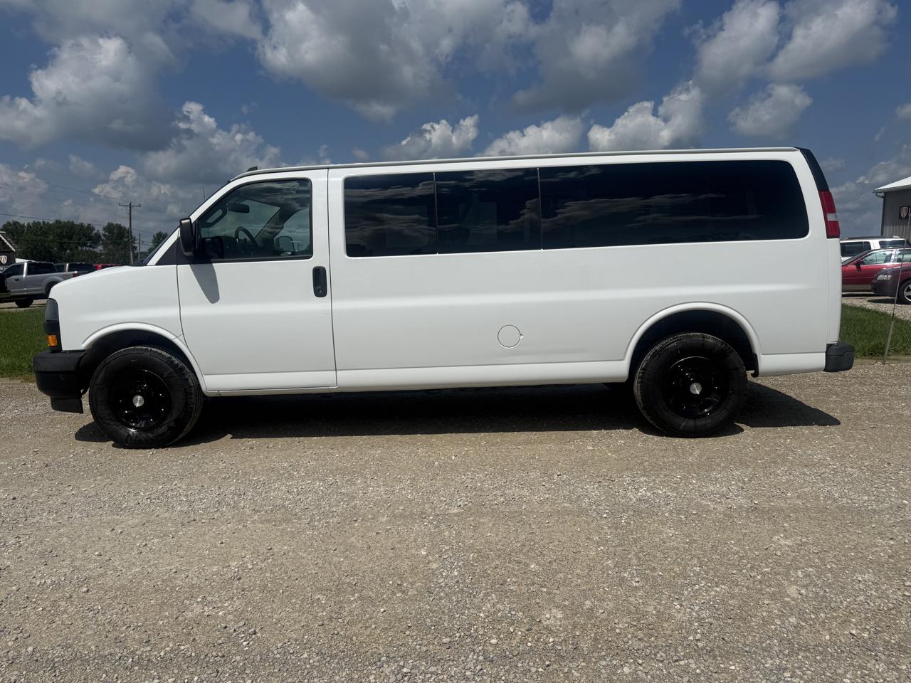 Chevrolet Express Passenger RWD 3500 155" LS 2019