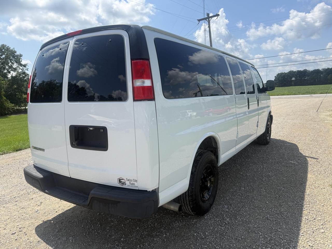 Chevrolet Express Passenger RWD 3500 155" LS 2019