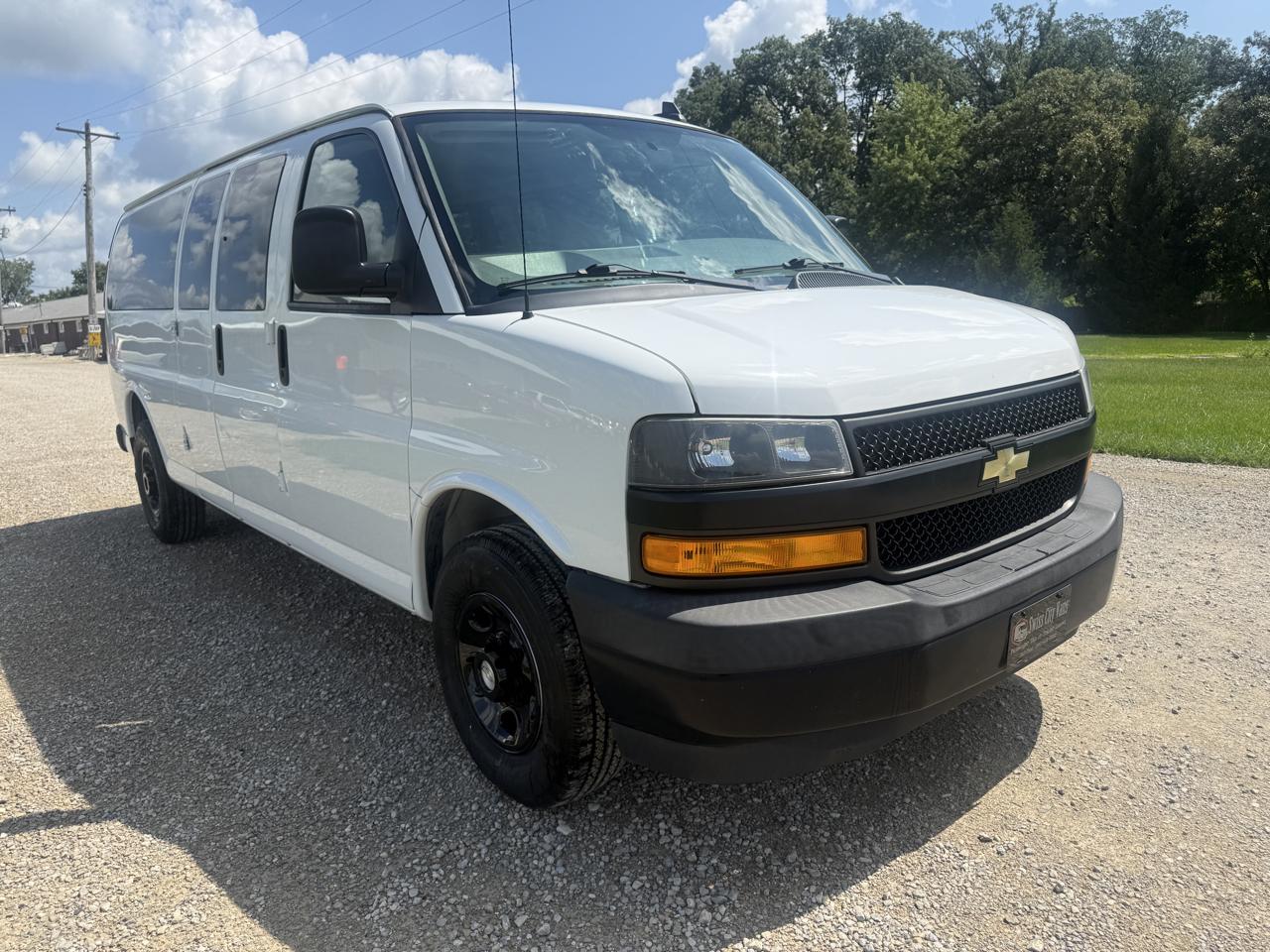 Chevrolet Express Passenger RWD 3500 155" LS 2019