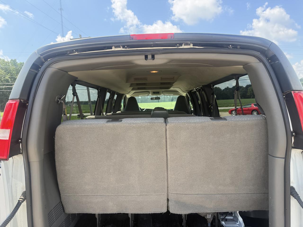 Chevrolet Express Passenger RWD 3500 155" LS 2019