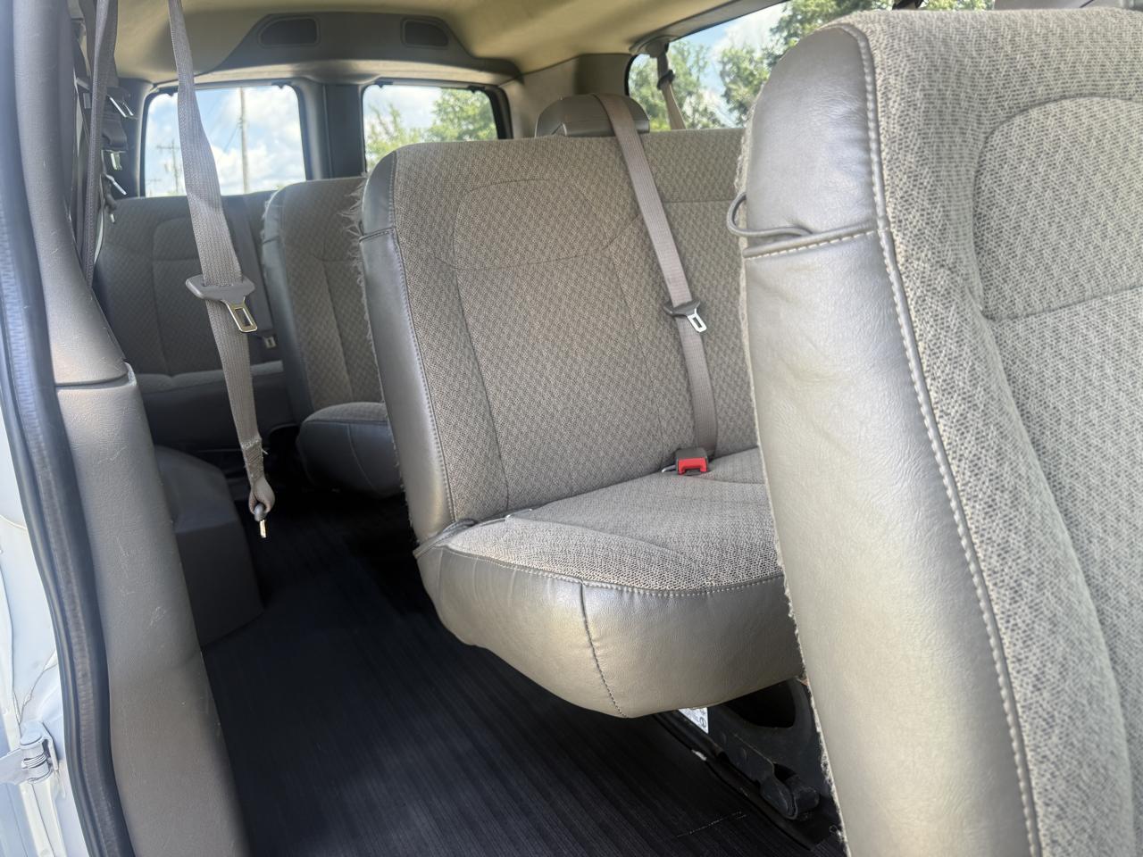 Chevrolet Express Passenger RWD 3500 155" LS 2019
