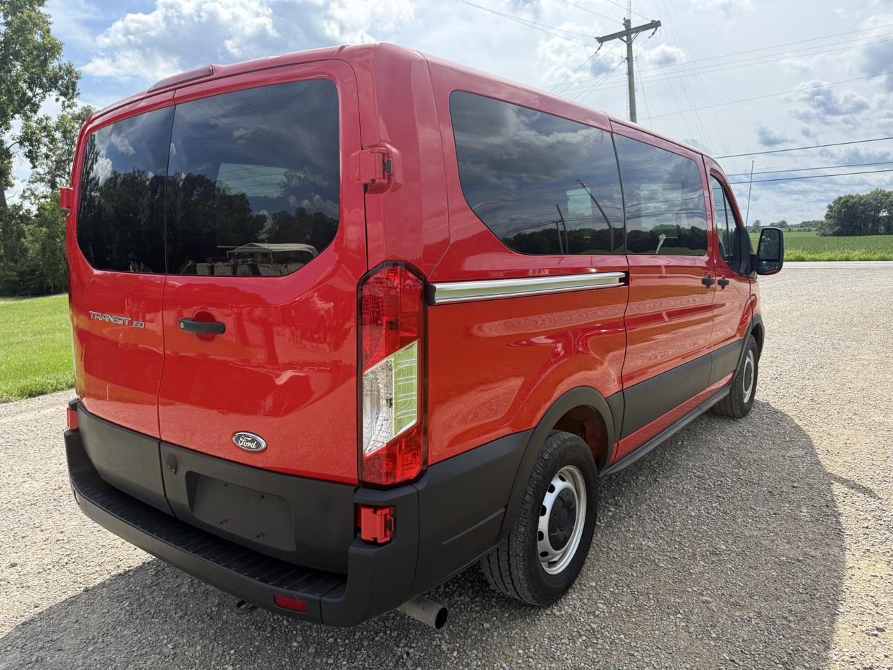 Ford Transit Passenger Wagon T-150 130" Low Roof XLT RWD 2020