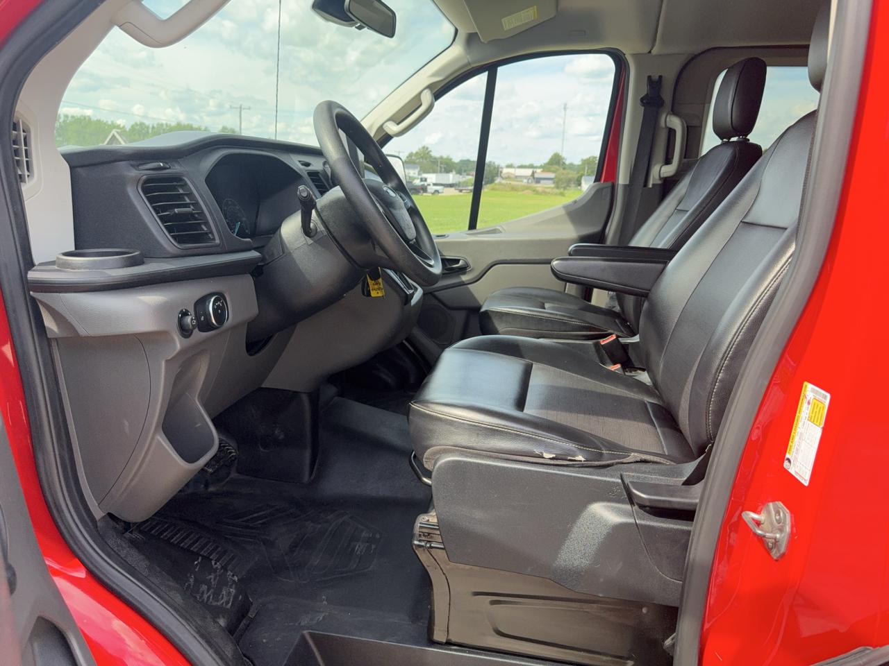 Ford Transit Passenger Wagon T-150 130" Low Roof XLT RWD 2020