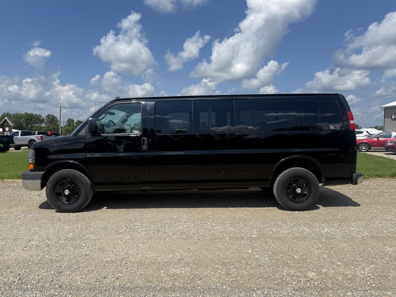 Chevrolet Express Passenger RWD 3500 155" LT w/1LT 2016