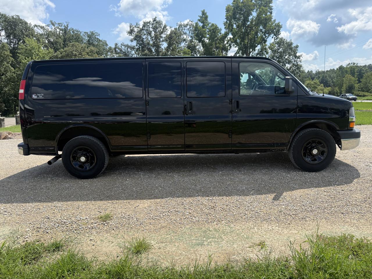Chevrolet Express Passenger RWD 3500 155" LT w/1LT 2016