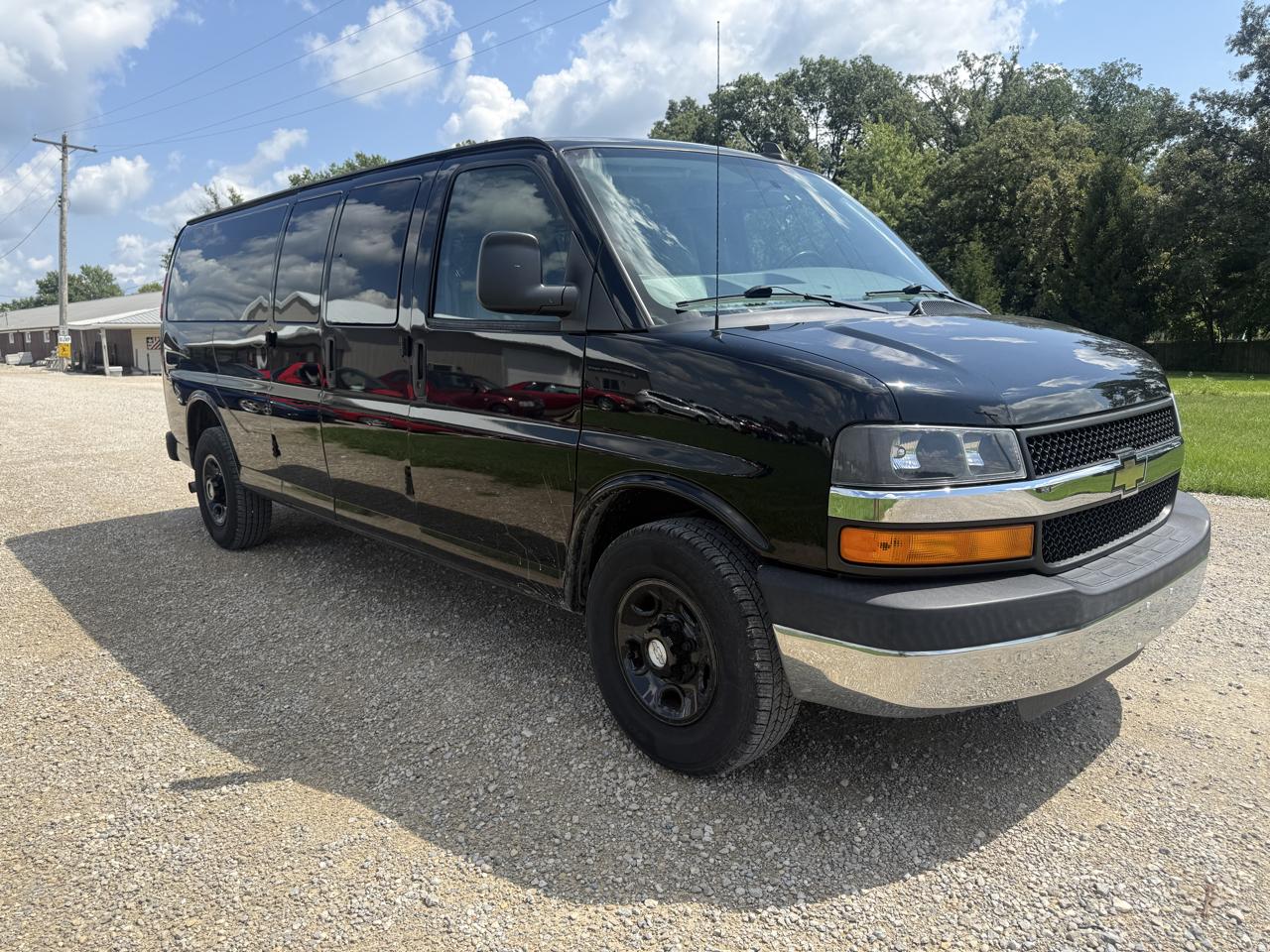 Chevrolet Express Passenger RWD 3500 155" LT w/1LT 2016