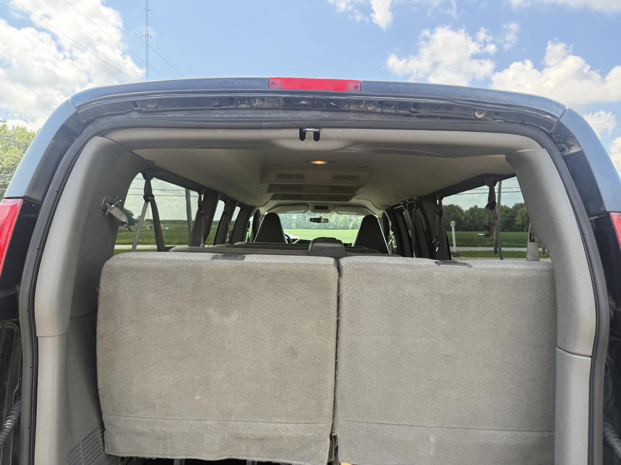 Chevrolet Express Passenger RWD 3500 155" LT w/1LT 2016