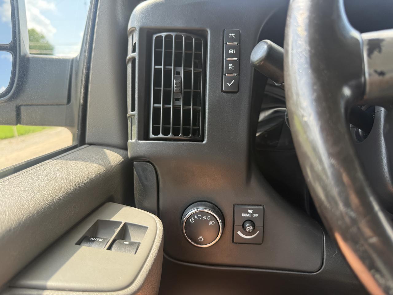 Chevrolet Express Passenger RWD 3500 155" LT w/1LT 2016