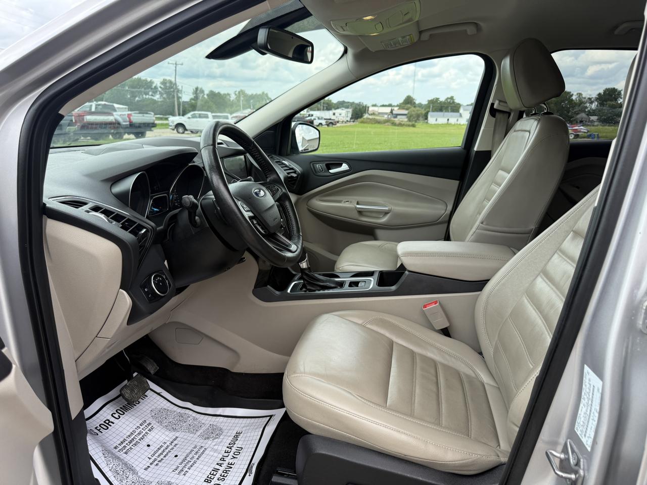 Ford Escape Titanium 4WD 2017