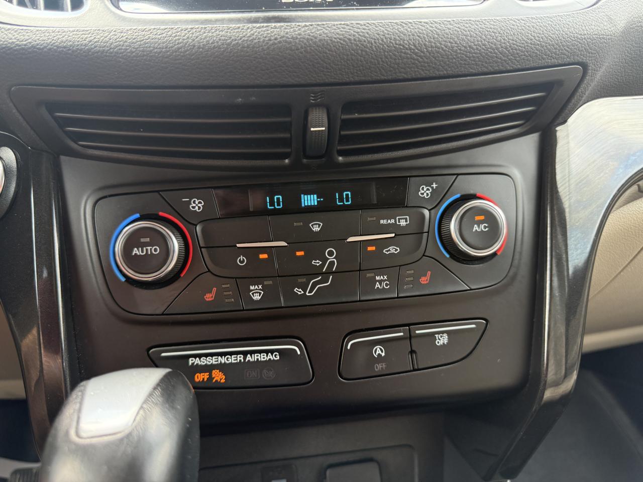 Ford Escape Titanium 4WD 2017