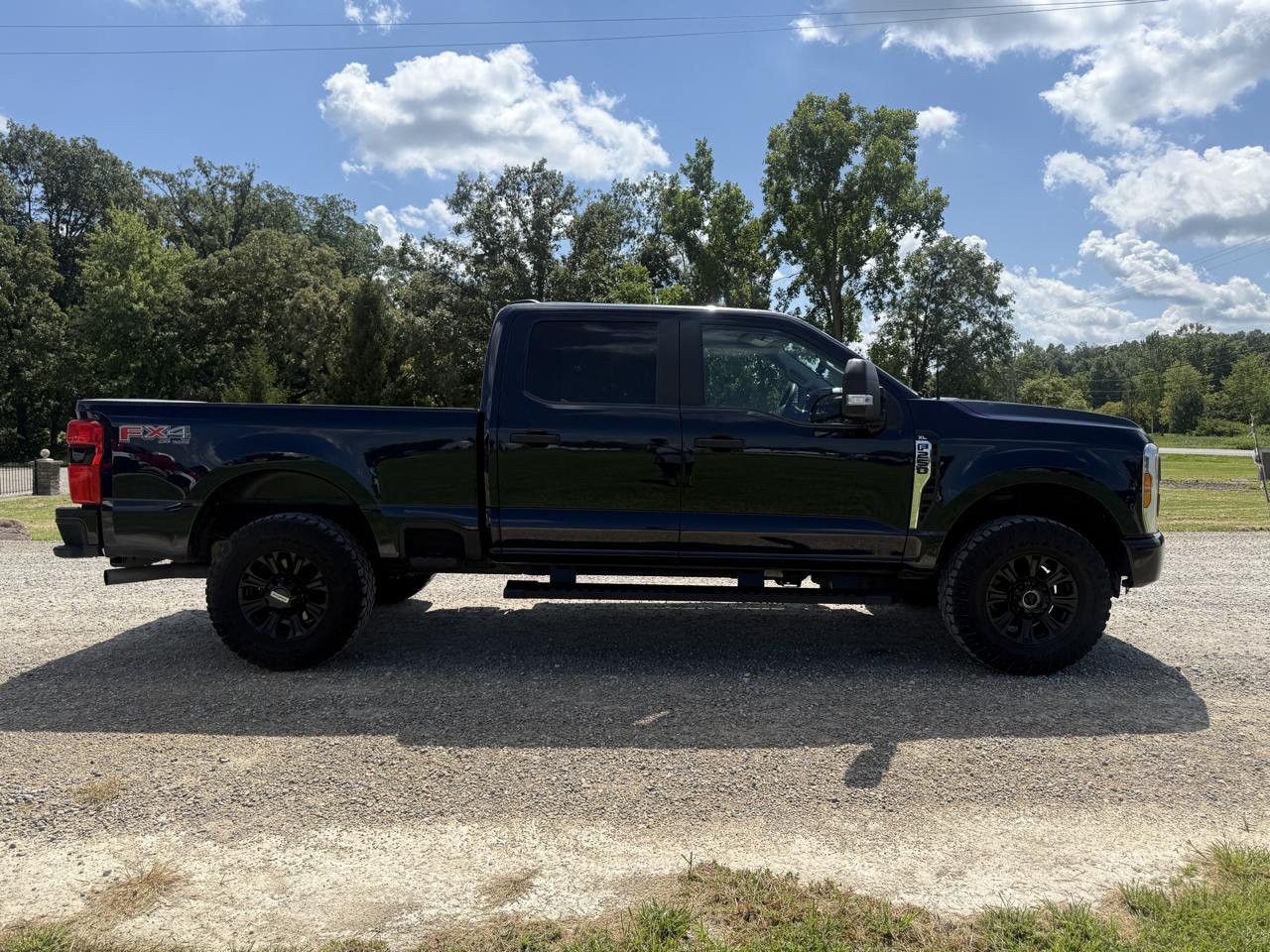 Ford Super Duty F-250 SRW 4WD Crew Cab 156" FX4 2024