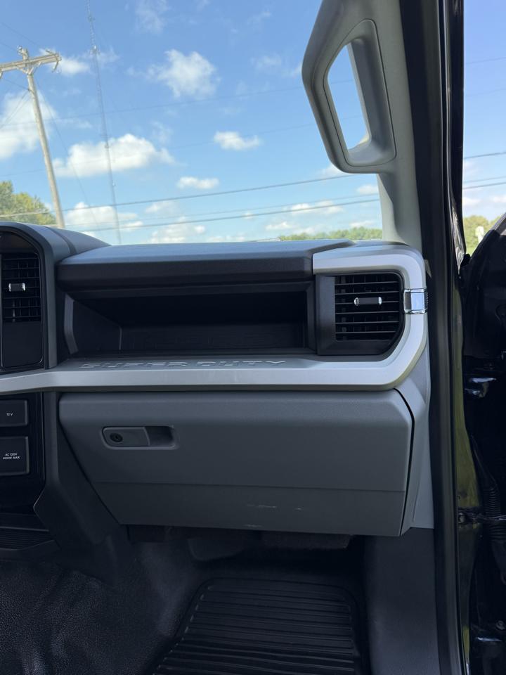Ford Super Duty F-250 SRW 4WD Crew Cab 156" FX4 2024