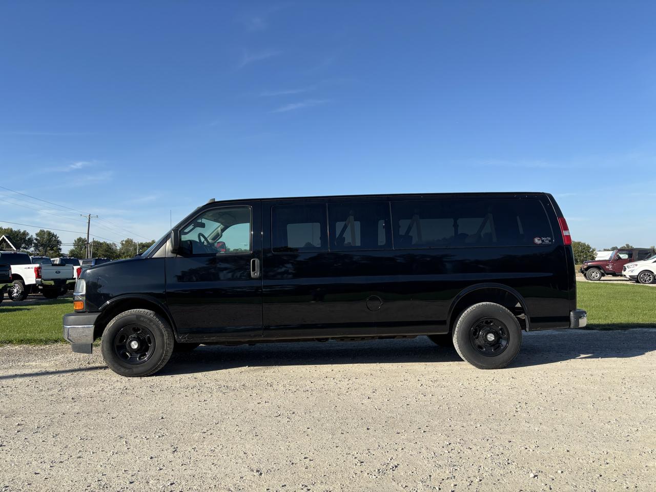 Chevrolet Express Passenger RWD 3500 155" LT 2018