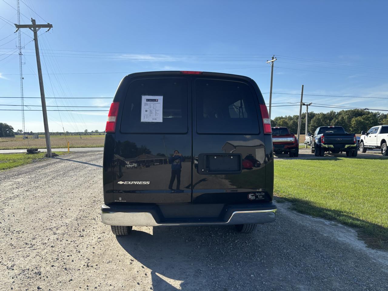 Chevrolet Express Passenger RWD 3500 155" LT 2018