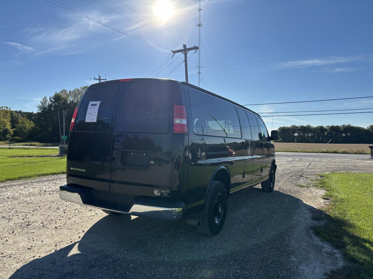 Chevrolet Express Passenger RWD 3500 155" LT 2018