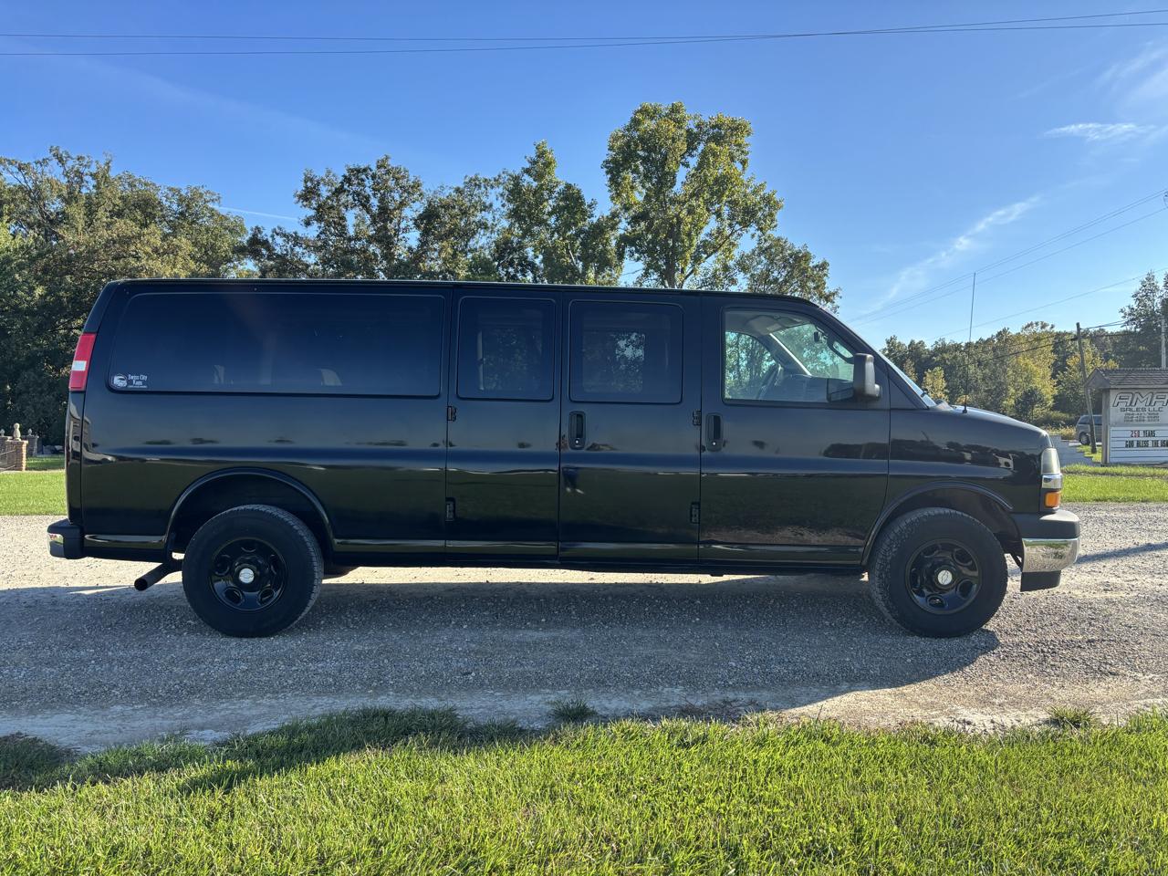 Chevrolet Express Passenger RWD 3500 155" LT 2018