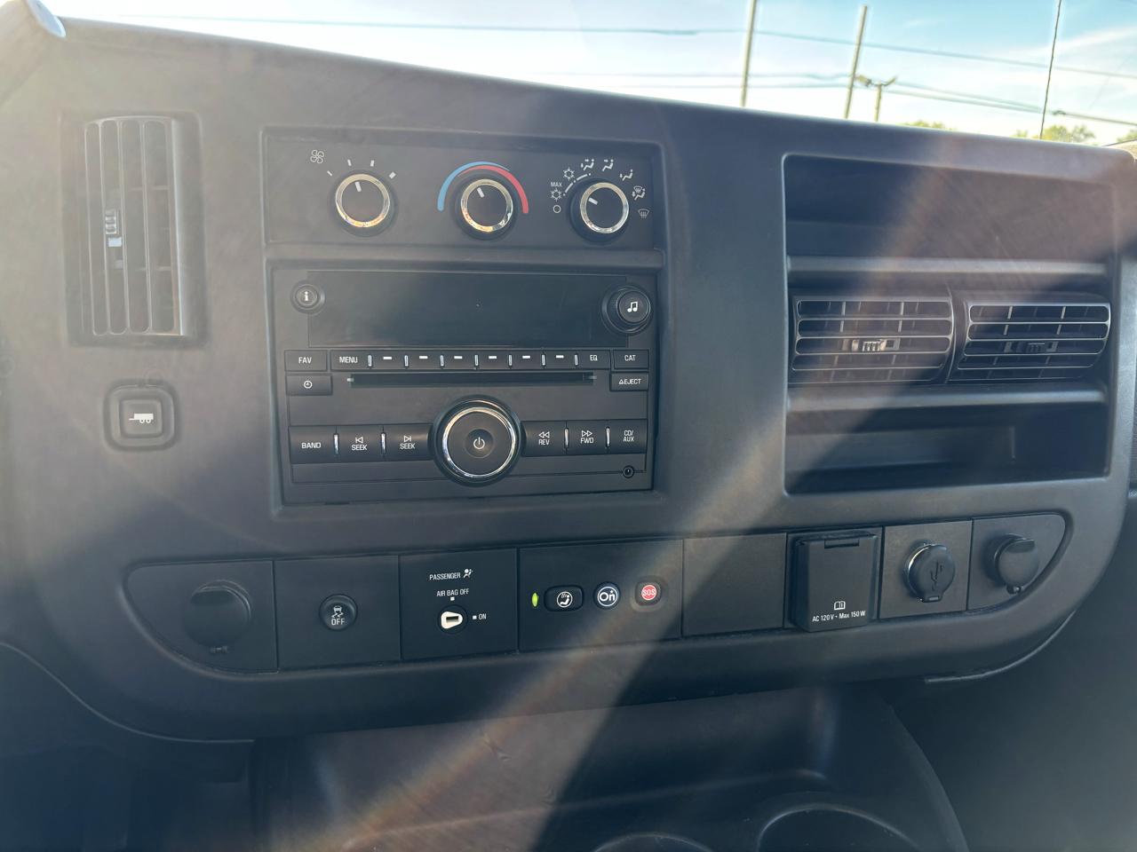 Chevrolet Express Passenger RWD 3500 155" LT 2018