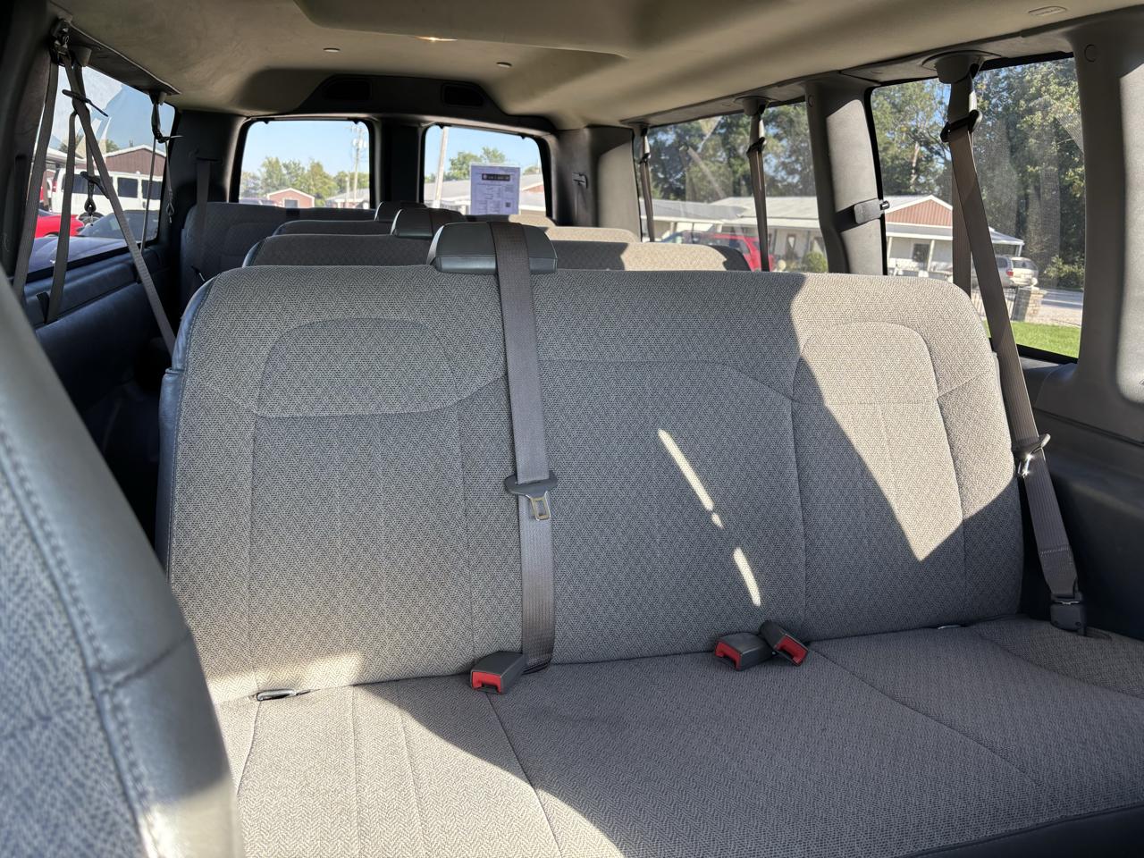 Chevrolet Express Passenger RWD 3500 155" LT 2018