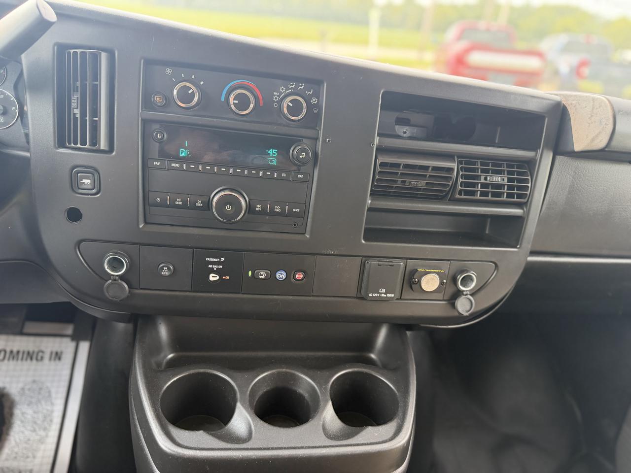 Chevrolet Express Passenger RWD 2500 135" LS 2022