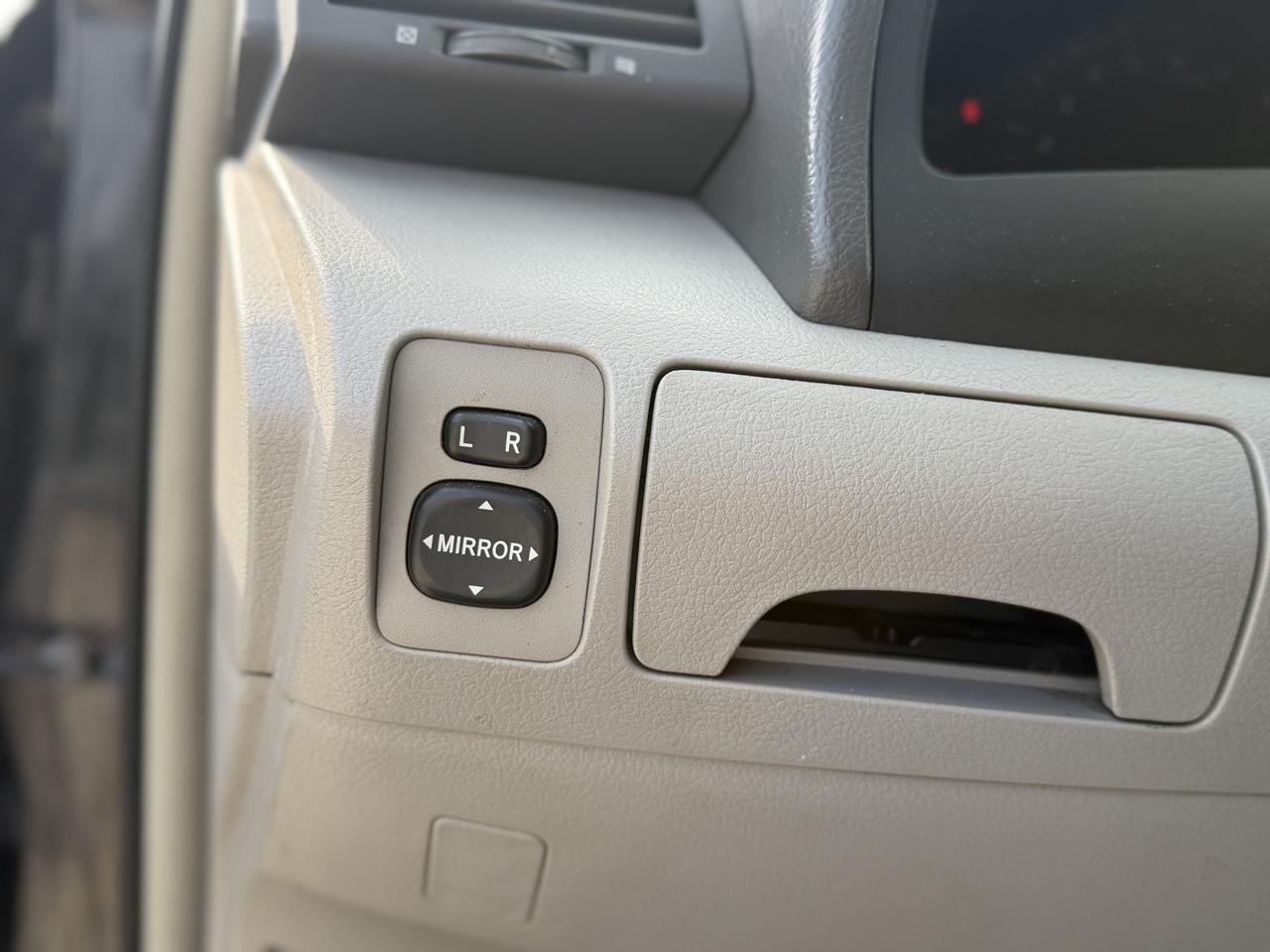 Toyota Camry 4dr Sdn I4 Auto XLE (Natl) 2007