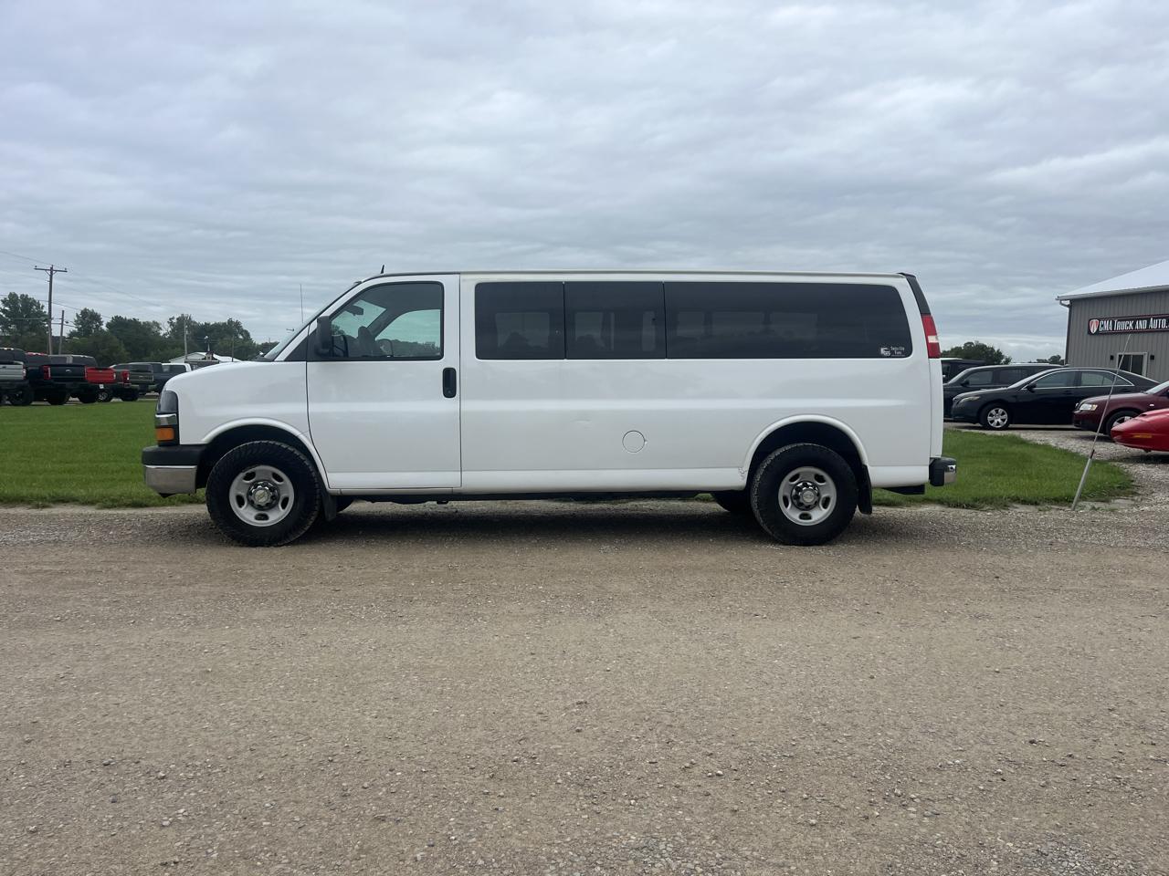 Chevrolet Express Passenger RWD 3500 155" LT w/1LT 2014