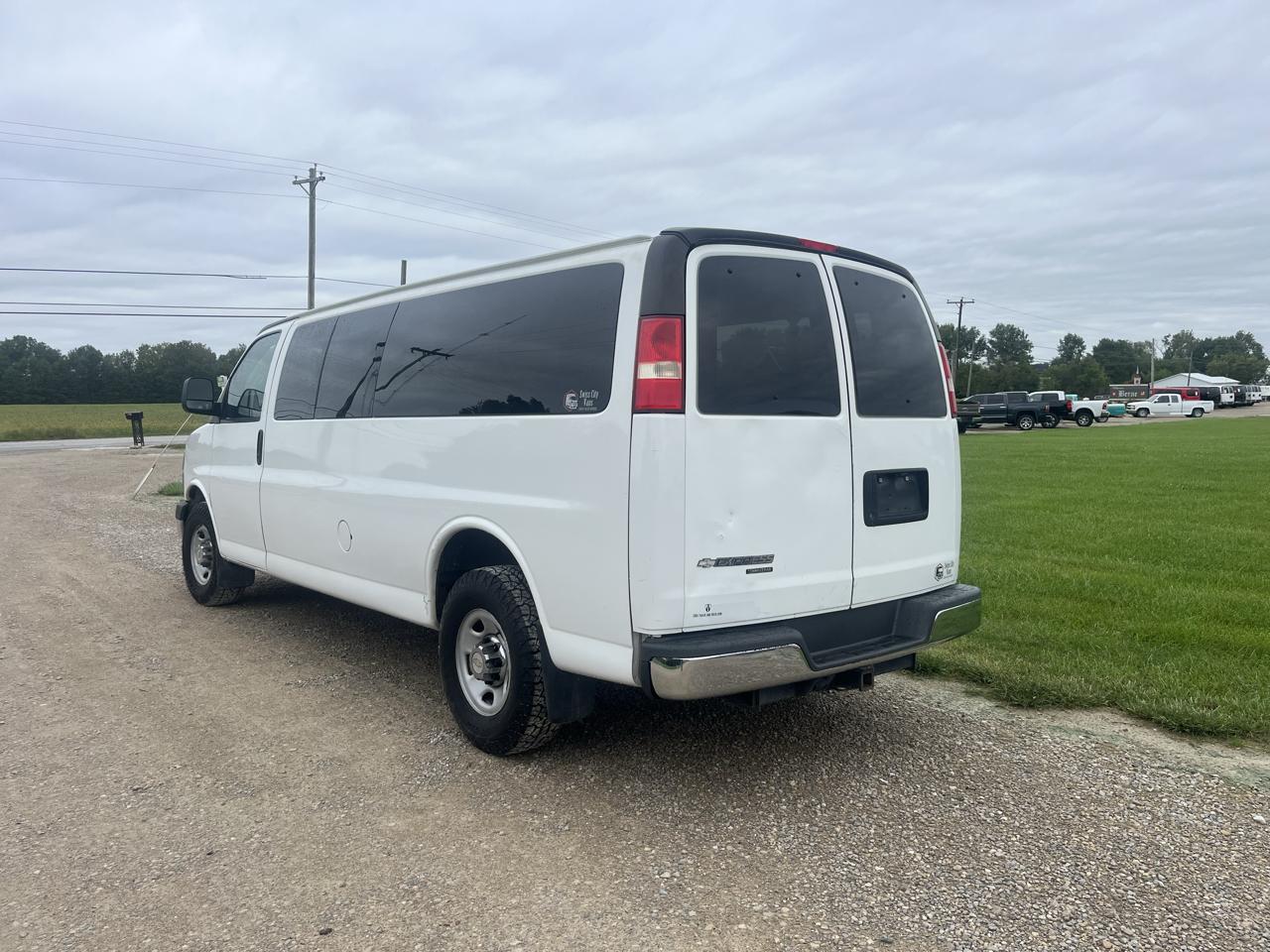 Chevrolet Express Passenger RWD 3500 155" LT w/1LT 2014