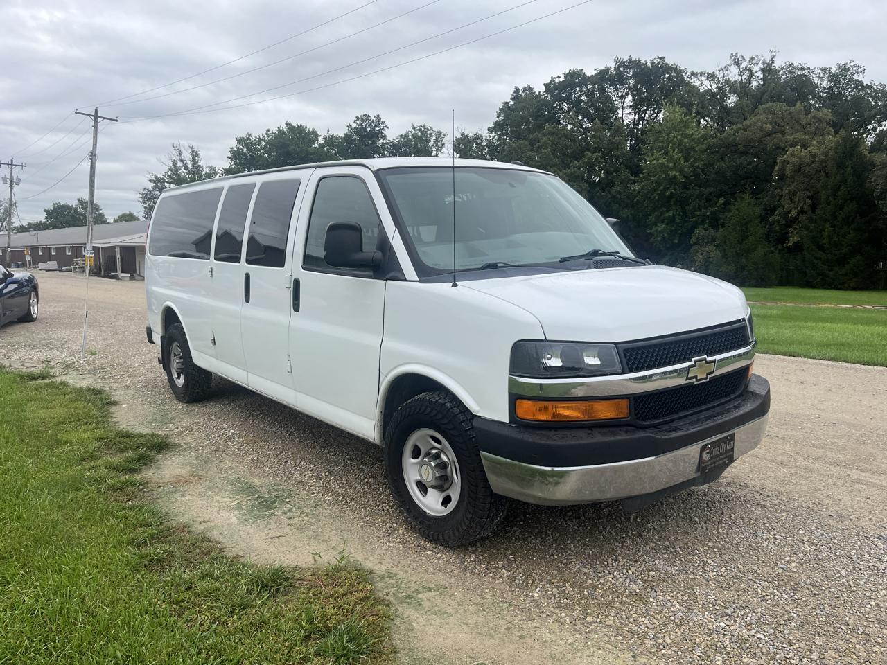 Chevrolet Express Passenger RWD 3500 155" LT w/1LT 2014