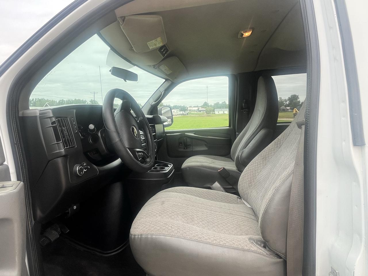 Chevrolet Express Passenger RWD 3500 155" LT w/1LT 2014
