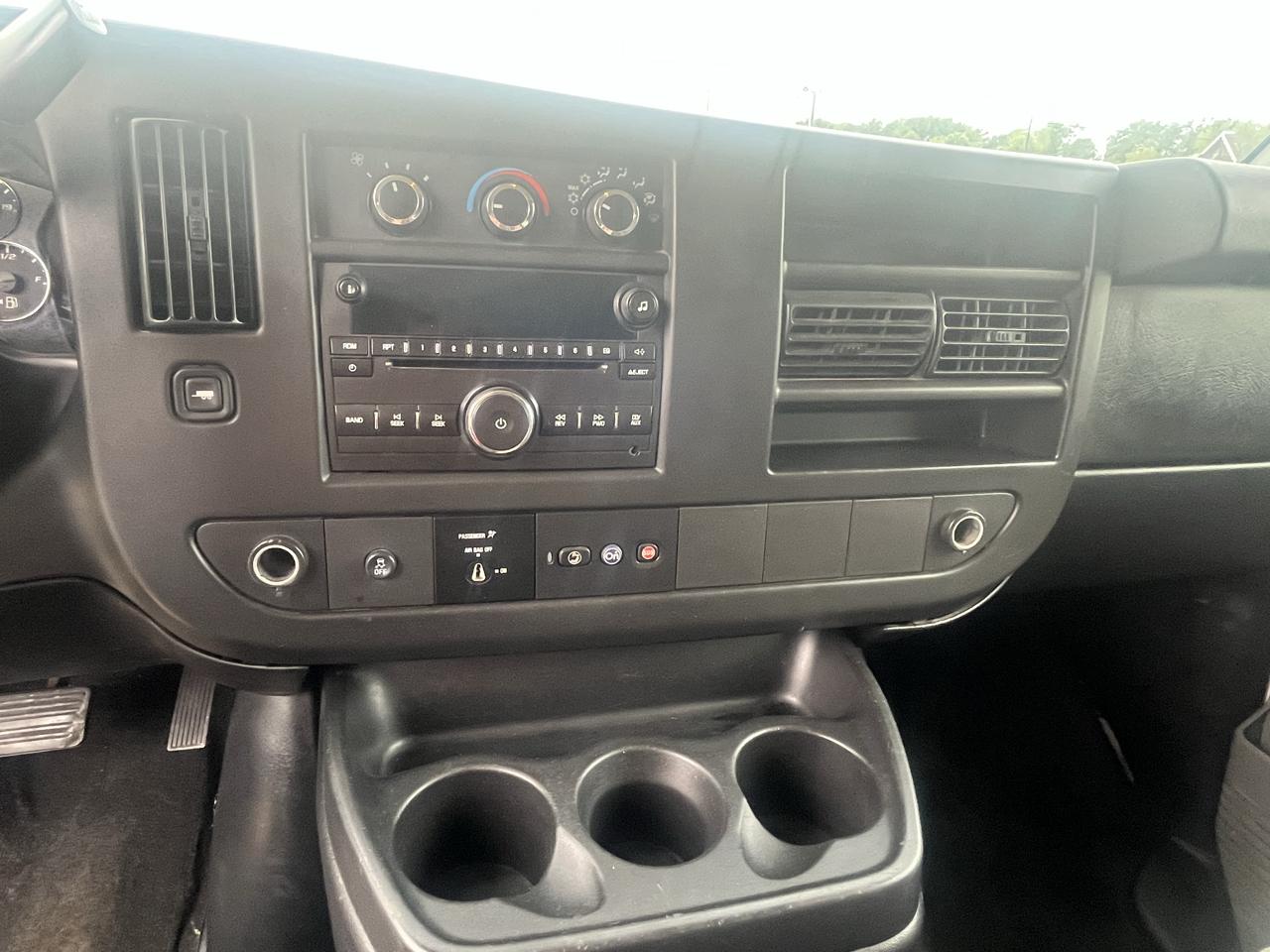 Chevrolet Express Passenger RWD 3500 155" LT w/1LT 2014
