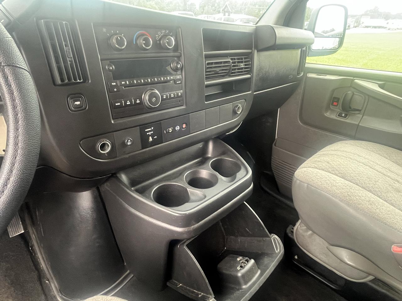 Chevrolet Express Passenger RWD 3500 155" LT w/1LT 2014