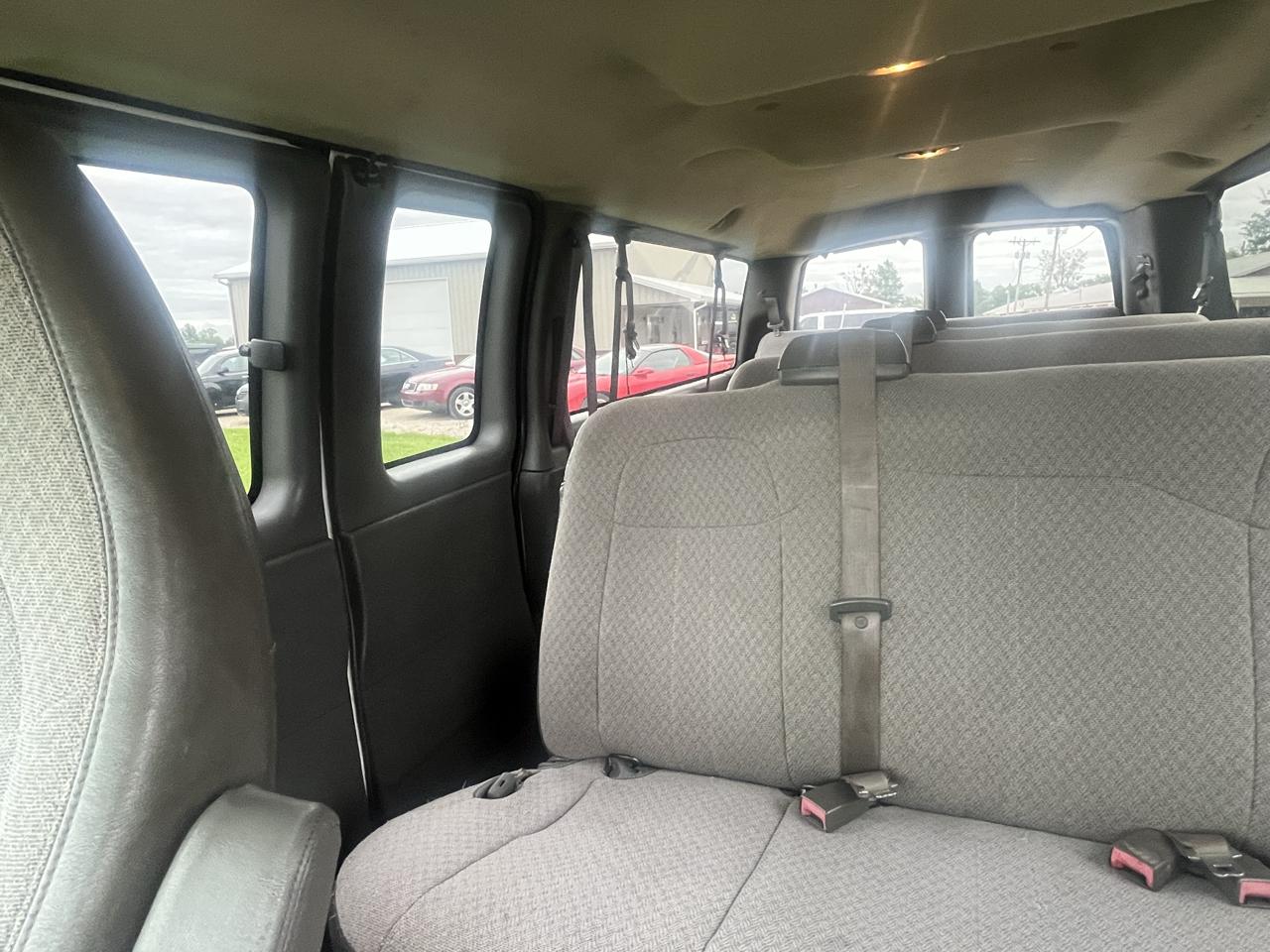 Chevrolet Express Passenger RWD 3500 155" LT w/1LT 2014