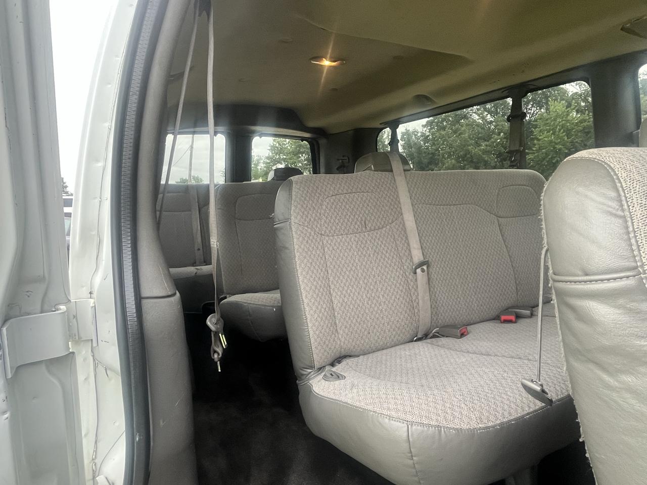 Chevrolet Express Passenger RWD 3500 155" LT w/1LT 2014