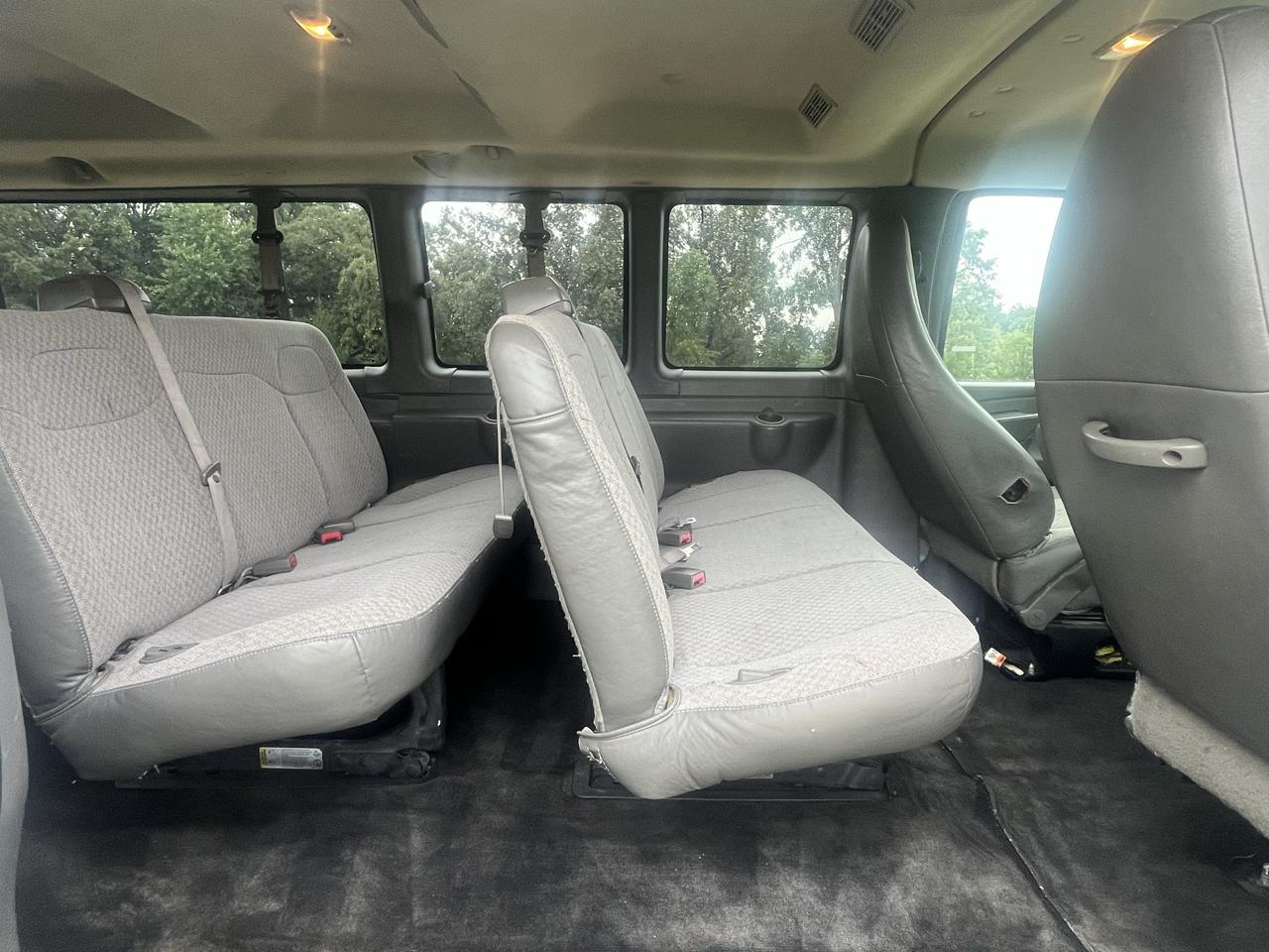 Chevrolet Express Passenger RWD 3500 155" LT w/1LT 2014